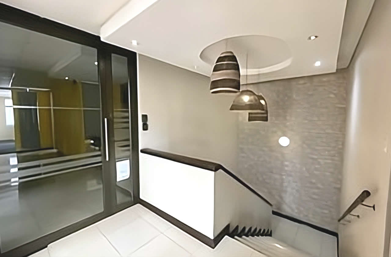 120m2 R 10,200/month